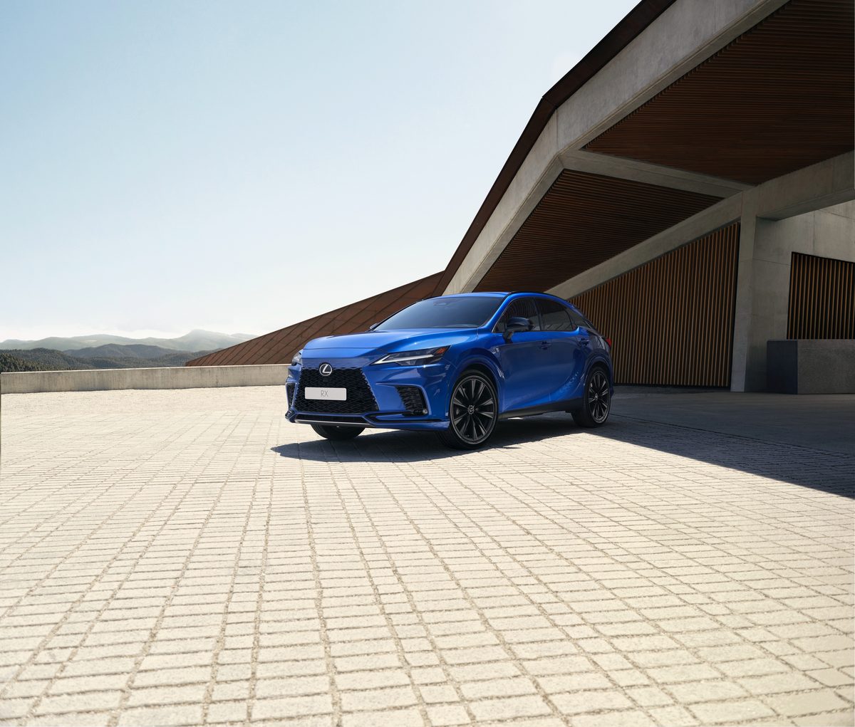 Lexus Vilnius — automotive komunikacija